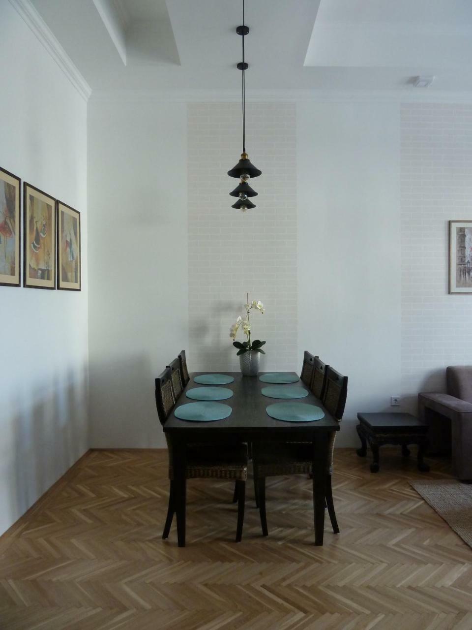 Kossuth Apartmanok Debrecen Exterior foto